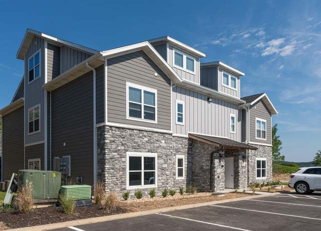 Property at 3110 S Vineyards Ter #3, Branson, MO 65616, 4 beds, 3 baths