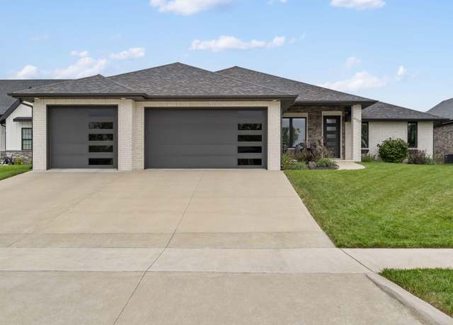 Property at 6133 S Maryland Ave, Springfield, MO 65810, 3 beds, 2.5 baths