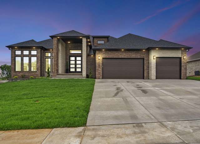 Property at 2081 N Silver Charm Dr, Springfield, MO 65802, 4 beds, 3.5 baths