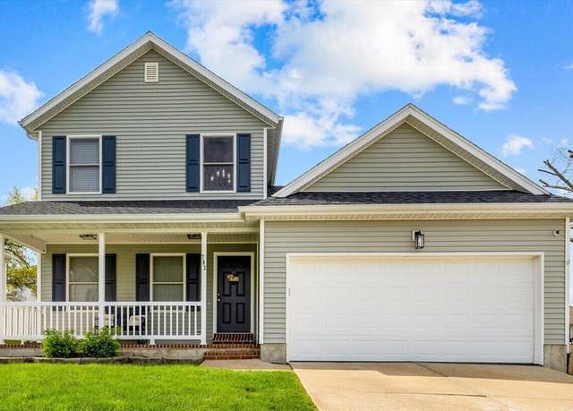 Property at 702 E St Charles St, Ozark, MO 65721, 4 beds, 2.5 baths