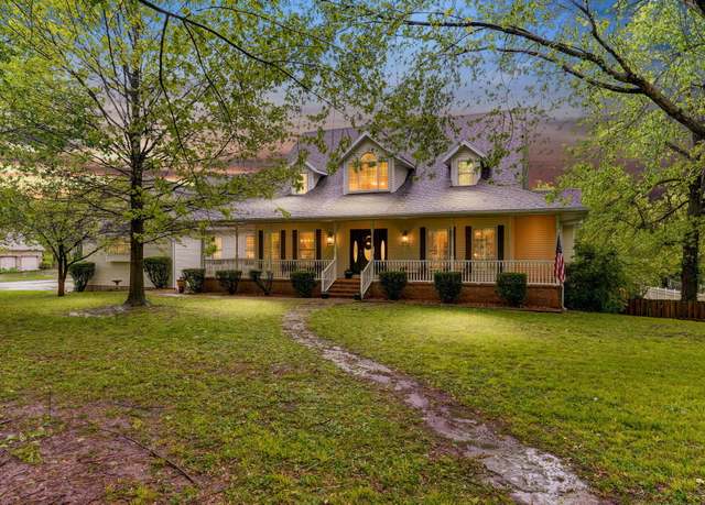 Property at 3712 E Woodbridge St, Springfield, MO 65809, 6 beds, 4 baths