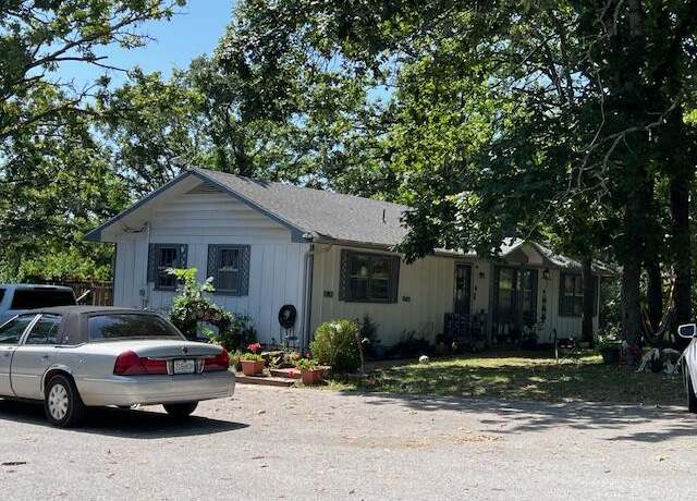 Property at 238 Coon Creek Rd, Hollister, MO 65672, 6 beds, 1 bath