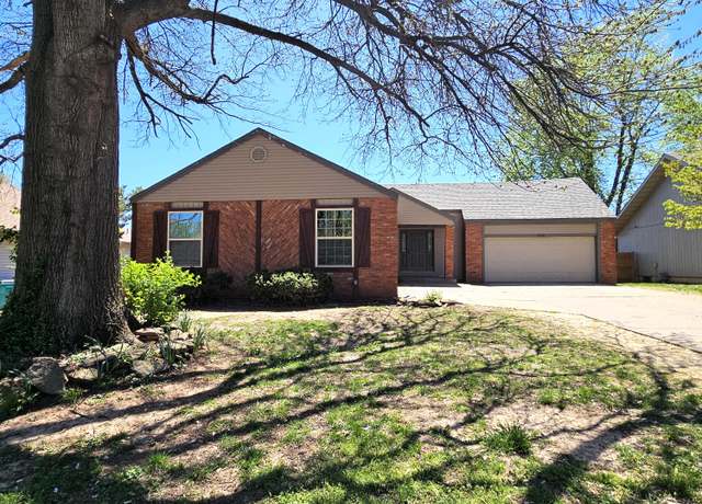 Property at 1330 E Woodgate St, Springfield, MO 65804, 4 beds, 3 baths