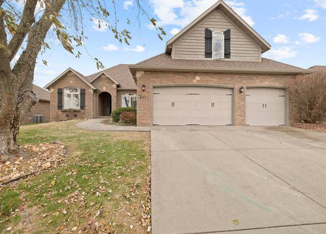 Property at 627 N Rockingham Ave, Nixa, MO 65714, 4 beds, 3 baths