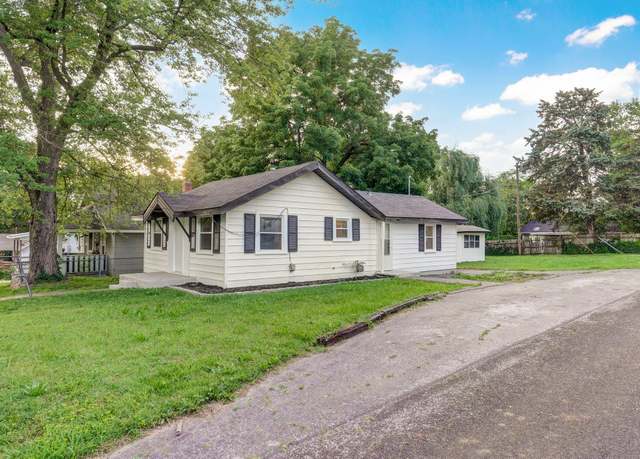 Property at 801 W Della St, Springfield, MO 65803, 2 beds, 1 bath