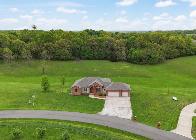 Property at 300 Secret Spring Dr, Ozark, MO 65721, 5 beds, 3 baths