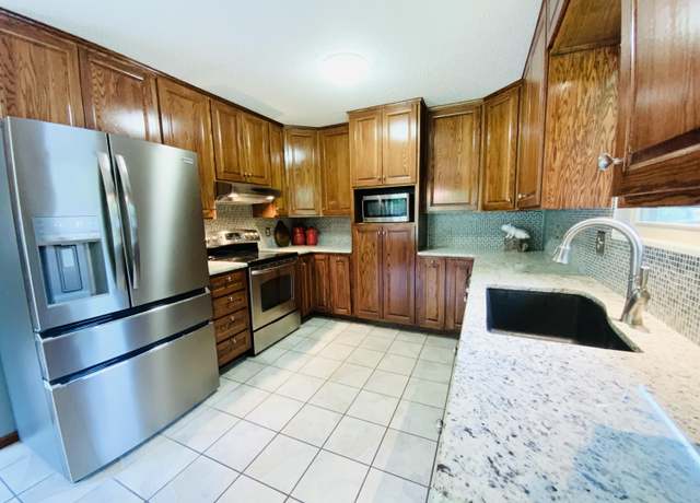 Property at 540 S Hickory Dr, Springfield, MO 65809, 4 beds, 3 baths