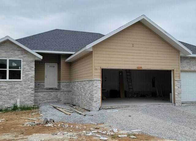 Property at 609 W Arbor Glenn Dr, Nixa, MO 65714, 5 beds, 3 baths