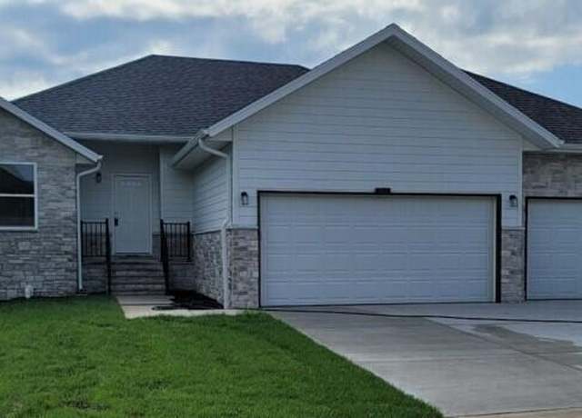 Property at 609 W Arbor Glenn Dr, Nixa, MO 65714, 5 beds, 3 baths