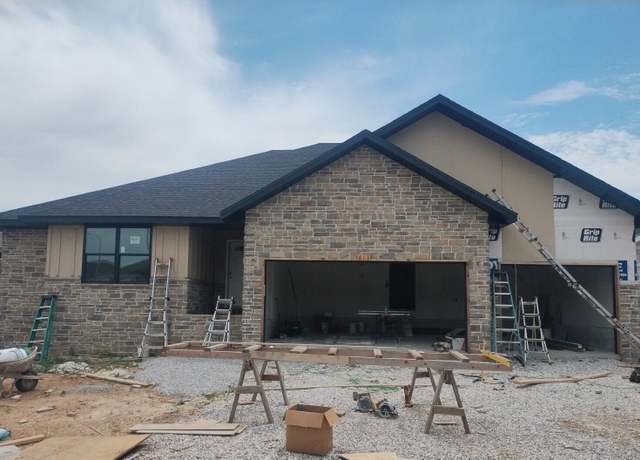 Property at 613 W Arbor Glenn Dr, Nixa, MO 65714, 5 beds, 3 baths