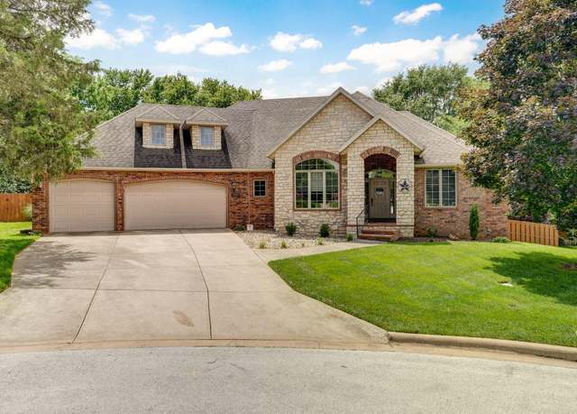 Property at 3954 E Wilshire St, Springfield, MO 65809, 4 beds, 3.5 baths