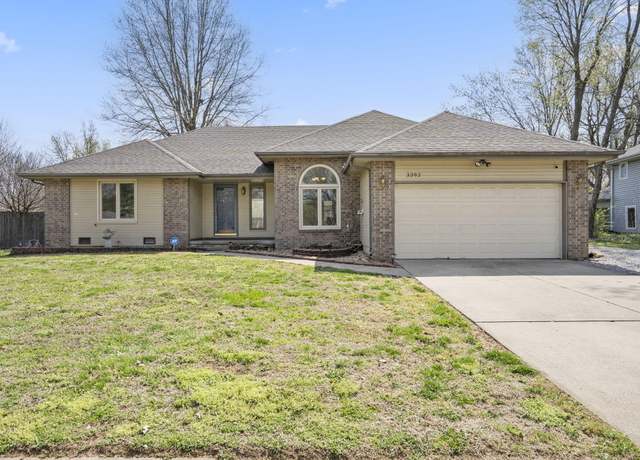 Property at 3382 W Countryside Dr, Springfield, MO 65807, 3 beds, 2 baths