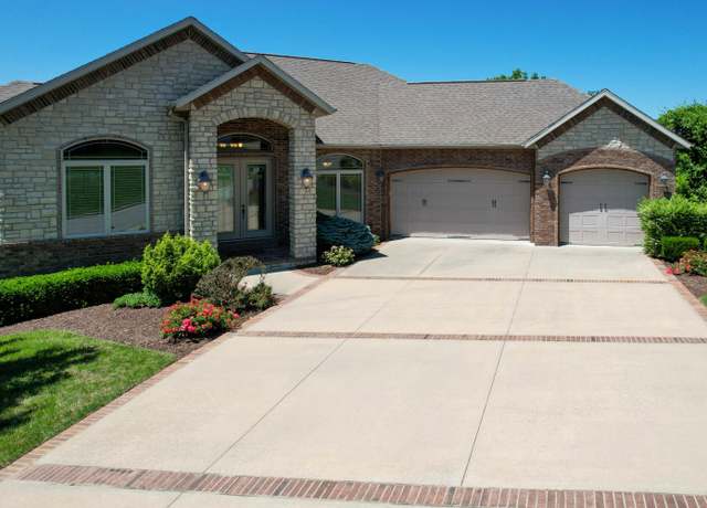 Property at 275 Split Rock Dr, Hollister, MO 65672, 6 beds, 3.5 baths