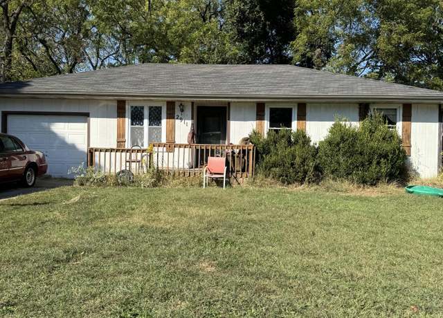 Property at 2911 W Chestnut St, Springfield, MO 65803, 3 beds, 2 baths