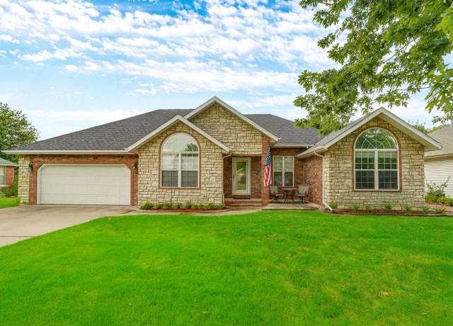 Property at 2631 S Jonathan Ave, Springfield, MO 65807, 3 beds, 2 baths