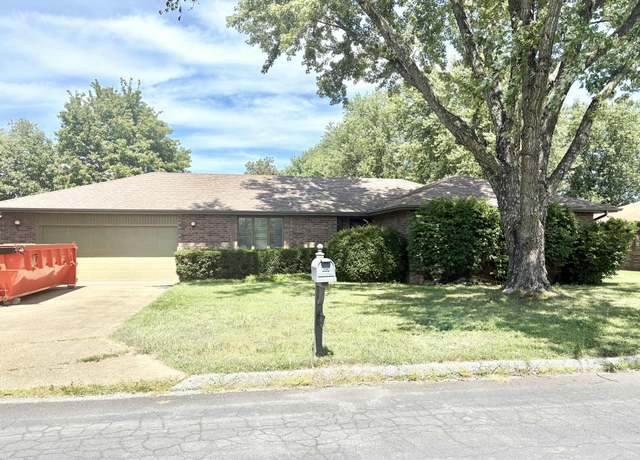 Property at 813 E 16th St, Mountain Grove, MO 65711, 3 beds, 2 baths