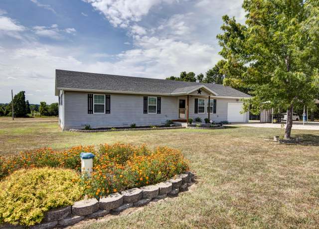 Property at 3009 N Marshall Rd, Marshfield, MO 65706, 3 beds, 2 baths
