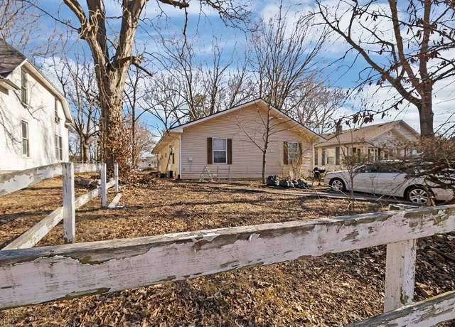 Property at 1218 N Rogers Ave, Springfield, MO 65802, 4 beds, 1 bath