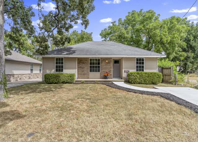 Property at 1623 W Hovey St, Springfield, MO 65802, 3 beds, 1 bath