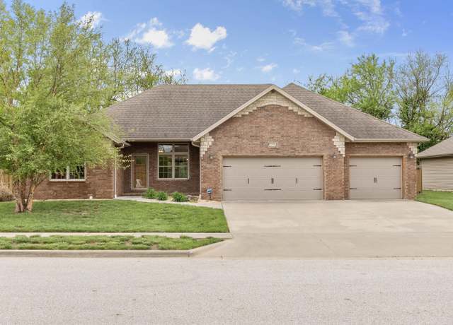 Property at 356 W Thistlewood Dr, Springfield, MO 65803, 3 beds, 2.5 baths