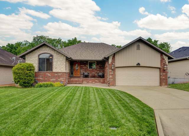 Property at 3237 S Creekside Dr, Springfield, MO 65807, 4 beds, 3 baths