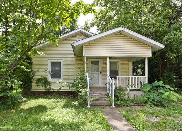Property at 900 W Woodlawn St, Springfield, MO 65803, 3 beds, 2 baths