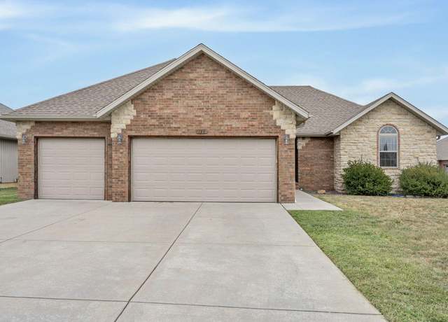 Property at 879 E Baracuda Dr, Nixa, MO 65714, 4 beds, 2 baths