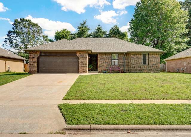Property at 3966 W Tracy St, Springfield, MO 65807, 3 beds, 2 baths