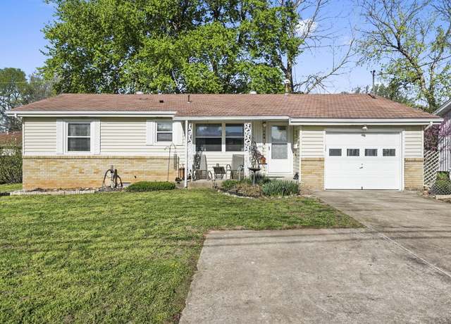 Property at 203 N Prince Ln, Springfield, MO 65802, 2 beds, 1.5 baths