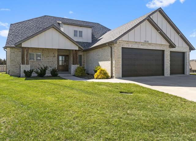 Property at 1903 N Cannonade Ct, Springfield, MO 65802, 5 beds, 3.5 baths