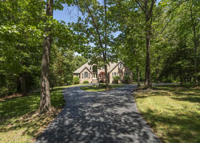 Property at 3262 S Thornridge Dr, Springfield, MO 65809, 6 beds, 4.5 baths