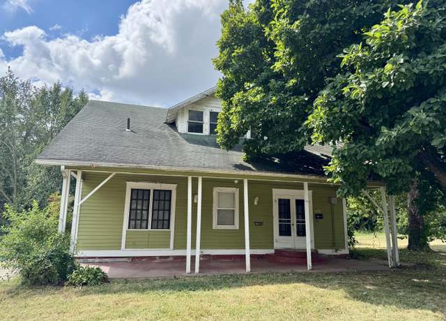 Property at 1606 E Blaine St, Springfield, MO 65803, 3 beds, 1 bath