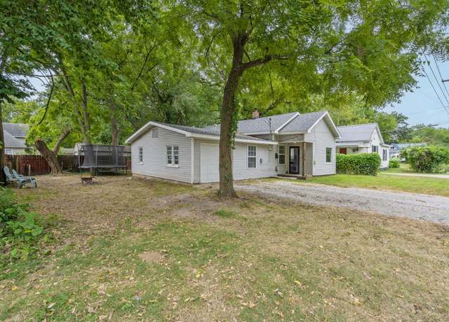 Property at 1226 E Scott St, Springfield, MO 65802, 2 beds, 1 bath