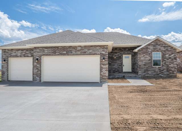 Property at 3740 W Riley St, Bolivar, MO 65613, 3 beds, 2 baths
