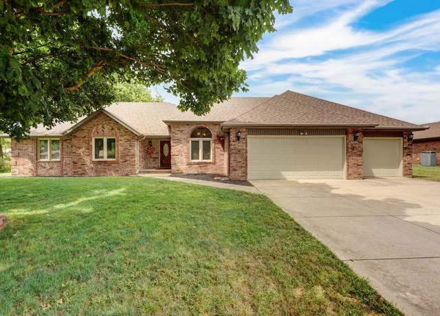 Property at 2267 W Arlington St, Springfield, MO 65810, 4 beds, 2 baths