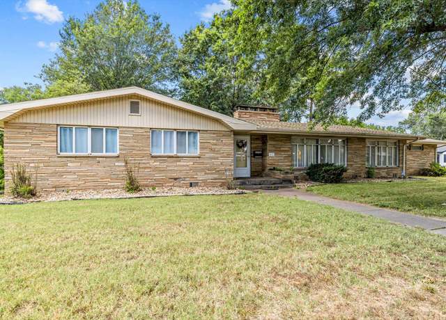 Property at 410 N Eisenhower St, Monett, MO 65708, 3 beds, 2 baths