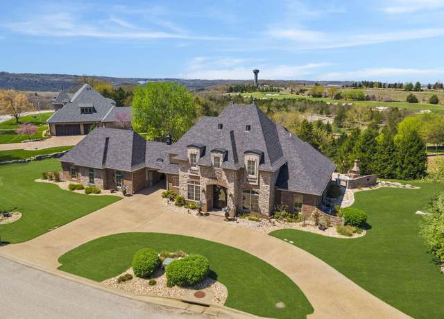 Property at 240 Golf Club Dr, Hollister, MO 65672, 4 beds, 4.5 baths