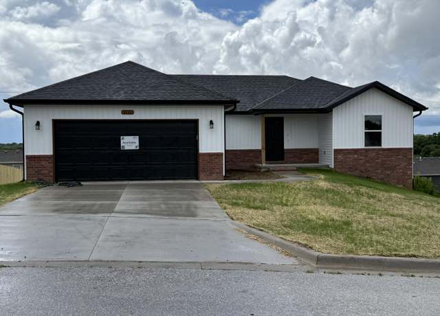 Property at 2111 N 25th St, Ozark, MO 65721, 3 beds, 2 baths