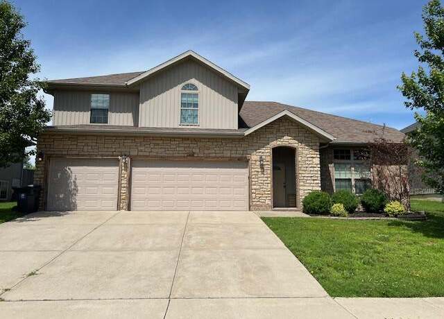 Property at 2103 S Gristmill Ct, Ozark, MO 65721, 3 beds, 2.5 baths
