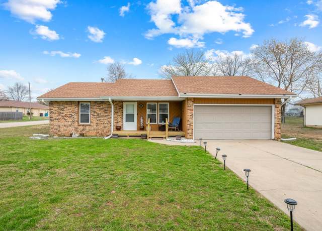 Property at 3611 W Madison St, Springfield, MO 65802, 3 beds, 2 baths