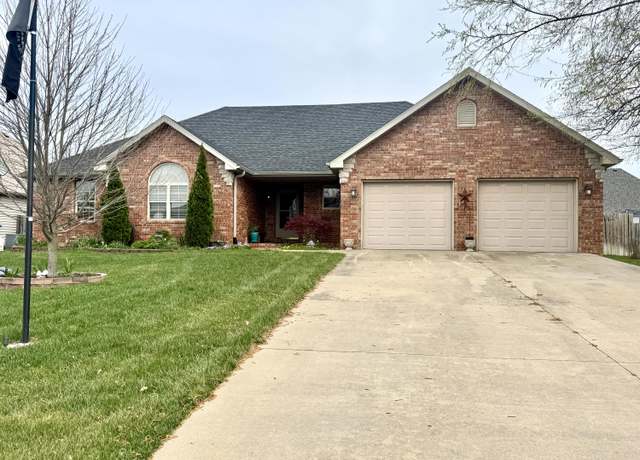 Property at 930 Brookside Dr, Marshfield, MO 65706, 3 beds, 2.5 baths