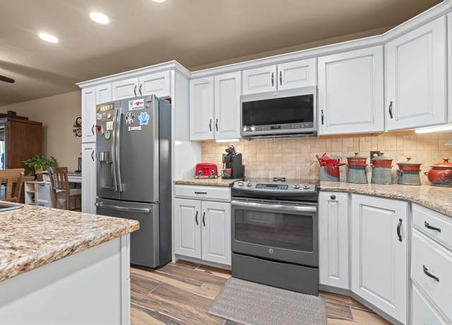 Property at 150 The Bluffs Blfs #3, Branson, MO 65616, 2 beds, 2 baths