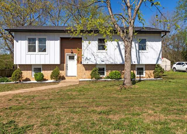 Property at 1945 Debra Dr, West Plains, MO 65775, 5 beds, 2 baths