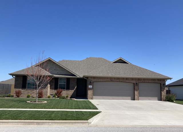 Property at 1870 Lullwood Ave S, Springfield, MO 65802, 3 beds, 2 baths