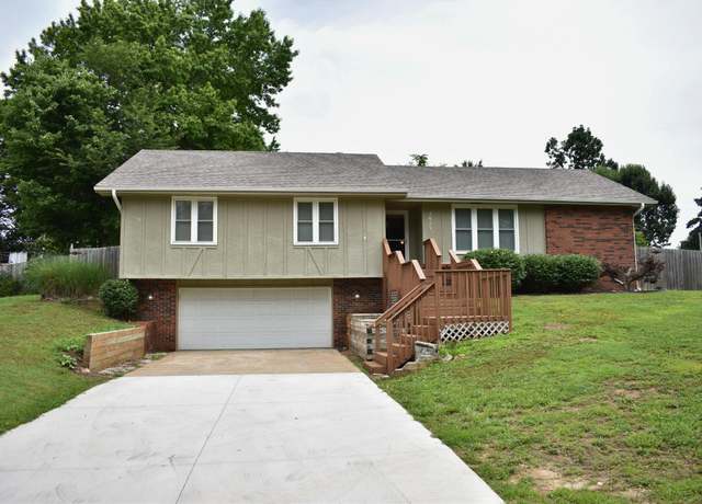 Property at 2615 W Sexton Dr, Springfield, MO 65810, 3 beds, 2 baths