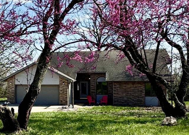 Property at 910 E 420th Rd, Bolivar, MO 65613, 3 beds, 2.5 baths
