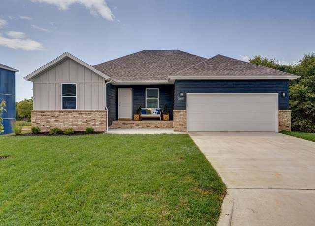Property at 1488 E Macon St, Republic, MO 65738, 5 beds, 3 baths