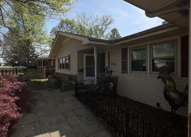 Property at 507 N Oak Grove Ave, Springfield, MO 65802, 3 beds, 2 baths