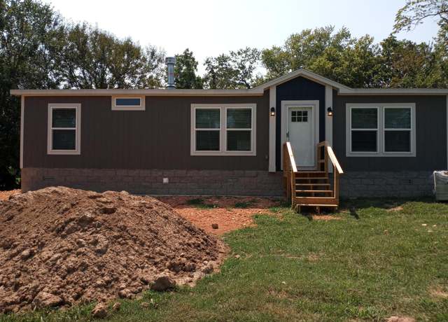 Property at 319 N 2nd St, Washburn, MO 65772, 3 beds, 2 baths