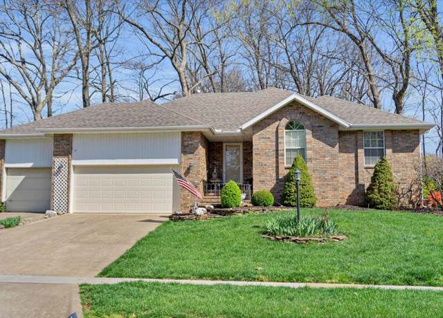 Property at 3899 W Woodland St, Springfield, MO 65807, 3 beds, 2 baths